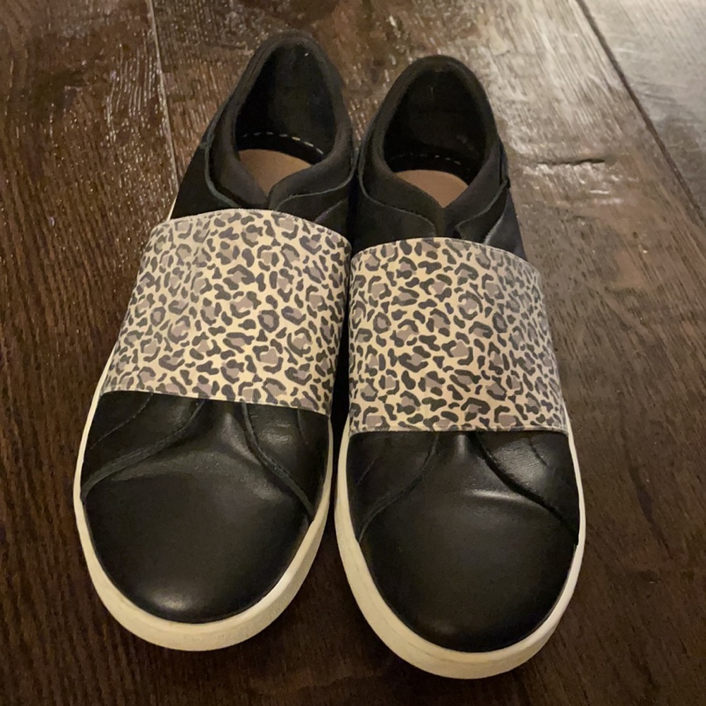 Andre Assous Leather Sneakers